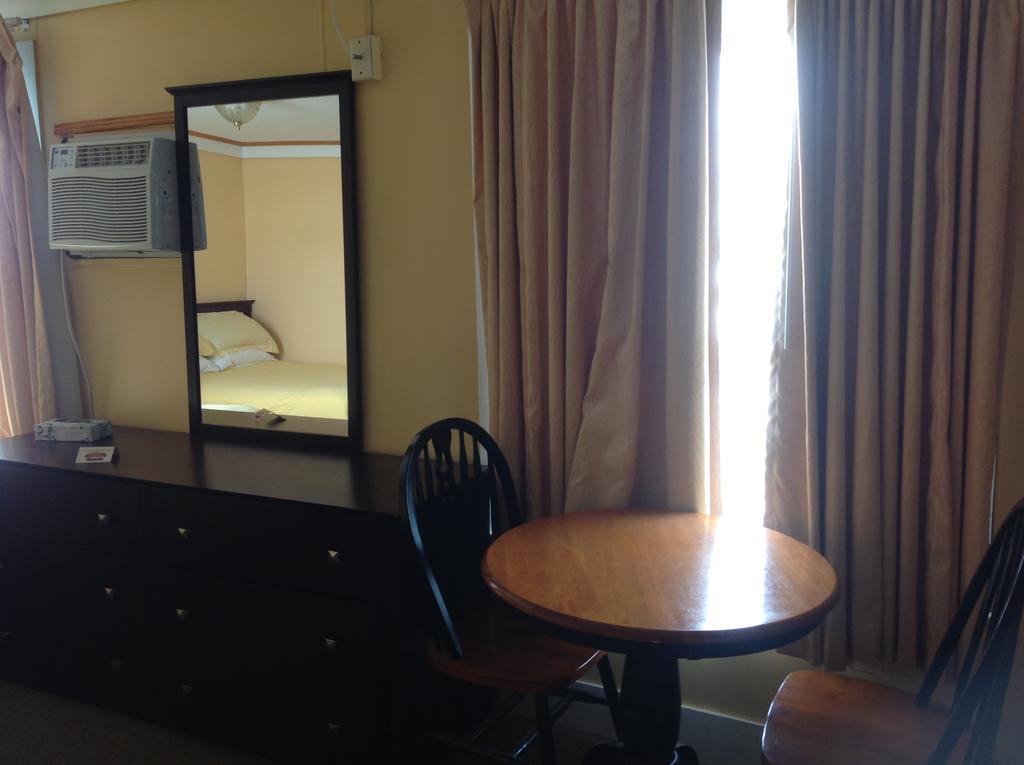 The Moulton Hotel Hampton Extérieur photo